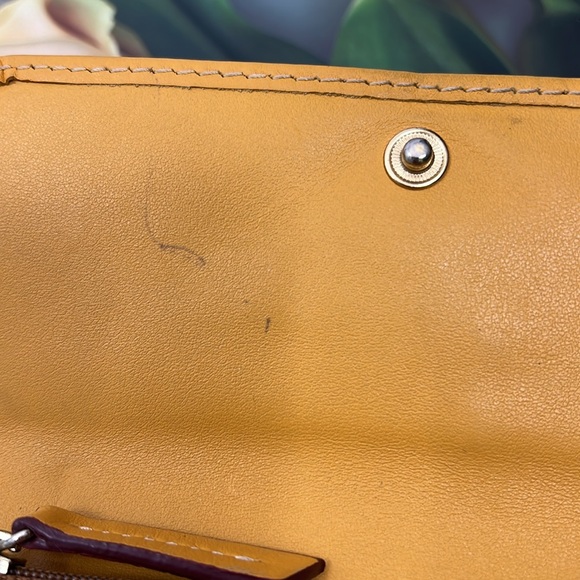 🦆 DOONEY AND BOURKE CLASSIC CLUTCH YELLOW PALOMINO LEATHER TRIFOLD WALLET - Picture 10 of 10
